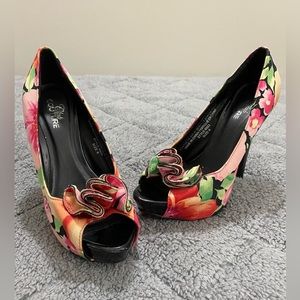 Club Couture heels - NWOT